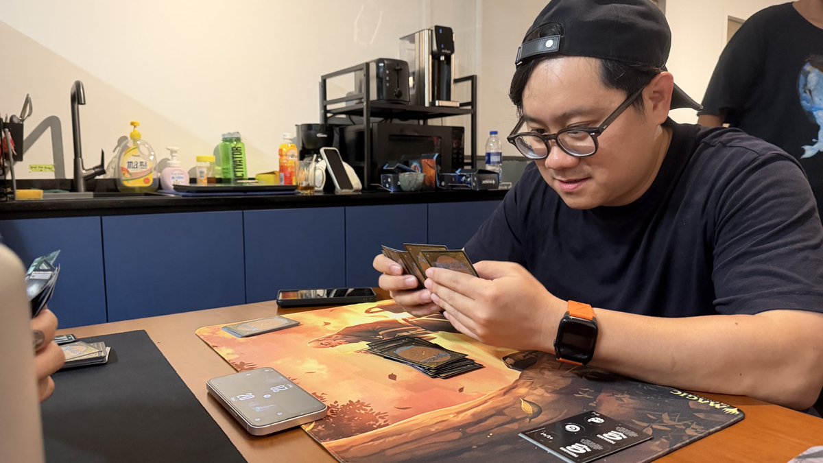 tribalcast's tweet photo. MTG Core Memory - Pt2

Reality Fracture Prerelease with the homies at Home. https://t.co/XRVKc9Ta74