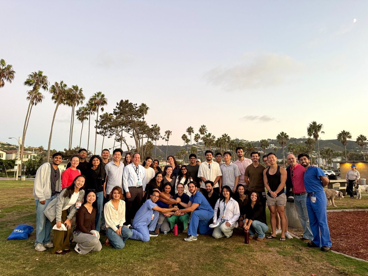 UCSDMedSchool's tweet photo. ☀️🌊 Surf, sand and surgery!

@UCSanDiego School of Medicine students gathered at La Jolla Shores for the annual @UCSDsurgery Interest Group (SIG) Welcome Event, connecting with peers, mentors and future colleagues while exploring their interest in surgery. https://t.co/JuLwV8uFqj