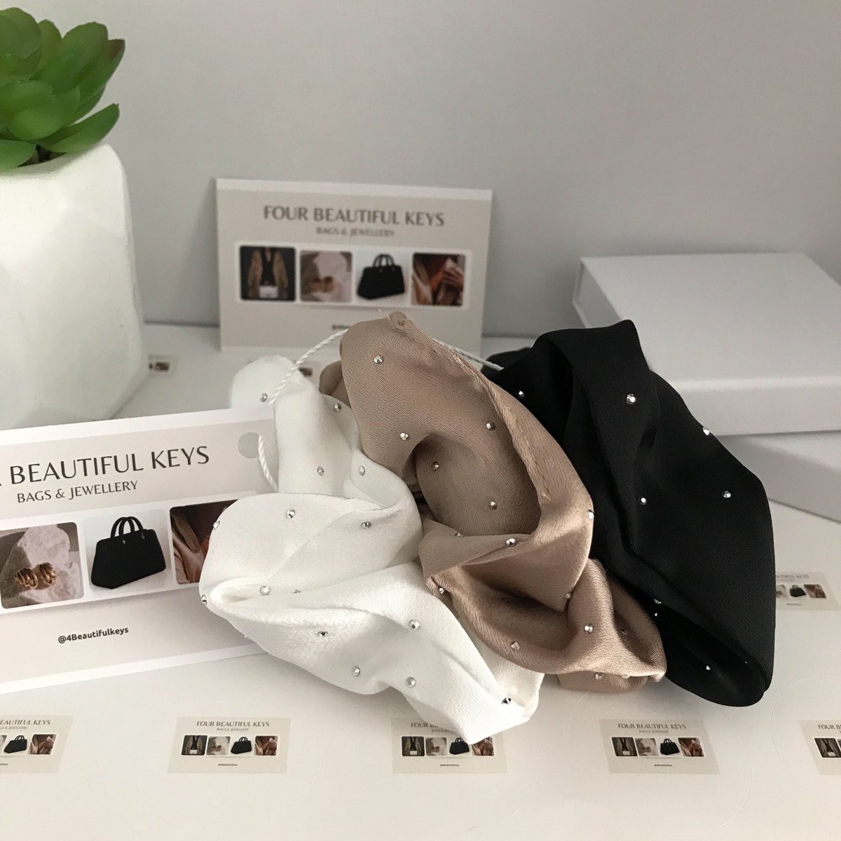 4Beautifulkeys's tweet photo. Scrunchie sets. Hair scrunchies. Hair bands https://t.co/ktErKU4ctn https://t.co/a4FzwWGNTM