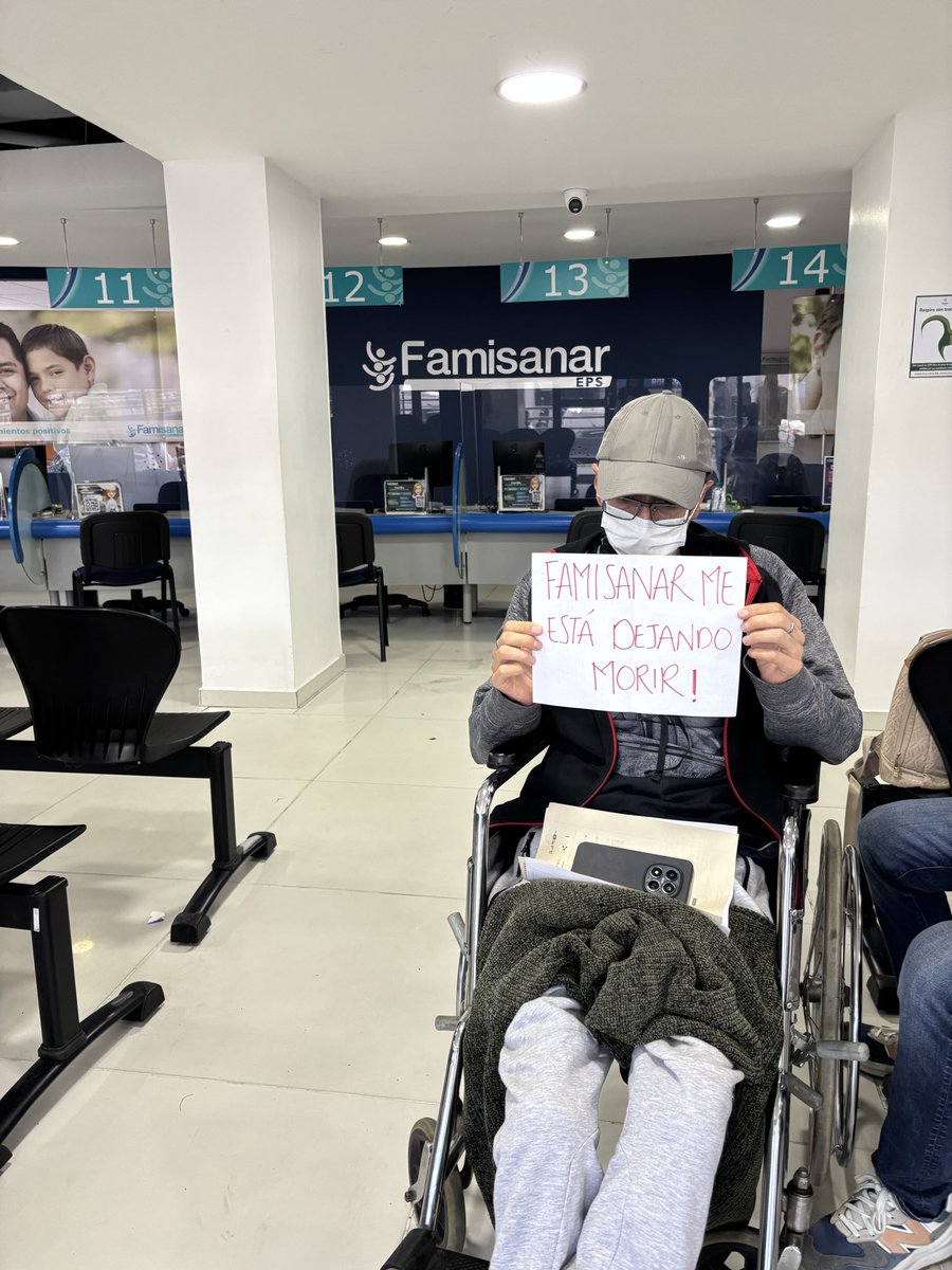 JulianaHuertas's tweet photo. @EPS_Famisanar @ABDELAESPRIELLA 
@Supersalud @Citytv @FUNDACROHUER 
Es indignante que el paciente esté aquí, con su vida en riesgo, y aún no tengamos respuesta. Vulneran los derechos fundamentales, requerimos que nos entreguen el medicamento!!! https://t.co/cZYVGhUuPM