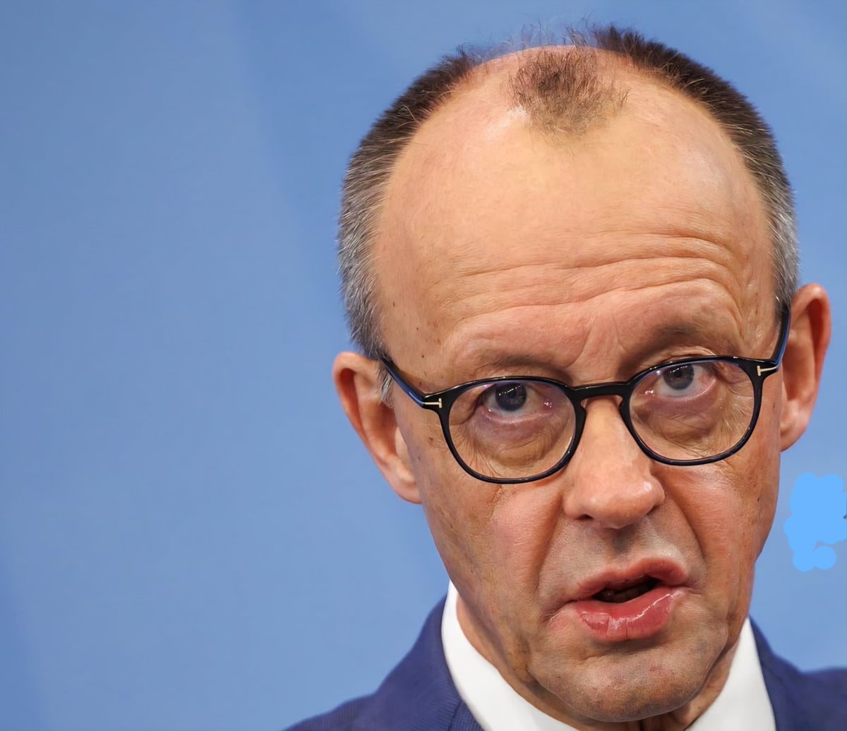 Igor_Nice_Ville's tweet photo. @welt https://t.co/MsG4t8qnBf

Fritze Merz: 

Nur Hundescheyße am Hacken ist noch unbeliebter als dieser Kriegs- , Schwätz- , Verarmungs- und Rekordschuldenjockel!

Von Woche zu Woche kassiert dieser autistische Schwätzer immer kräftigere Umfrage-Backpfeifen. Vollkommen zu Recht! https://t.co/ZAmKfI4iF0