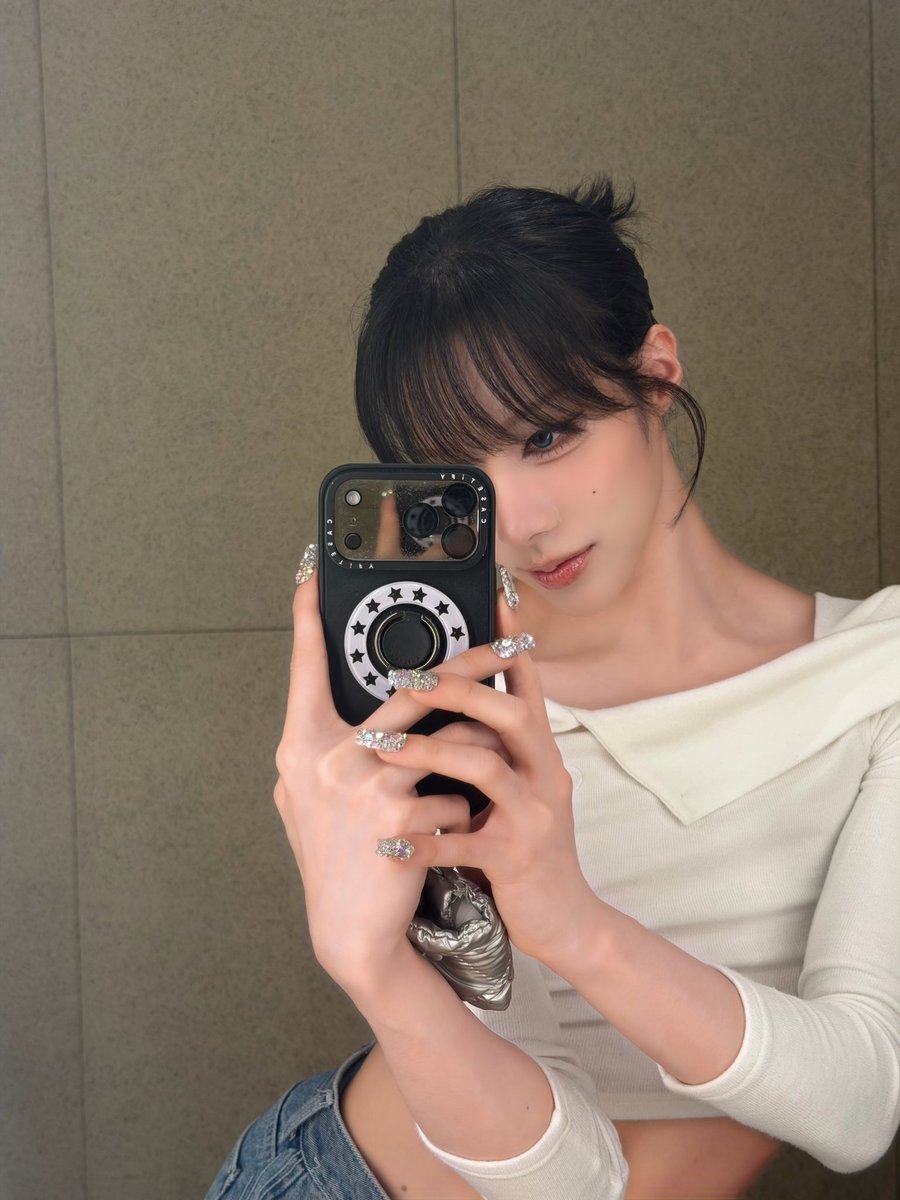 ruislay's tweet photo. casual femme rui has my entire heart https://t.co/mjh7DEFSPi