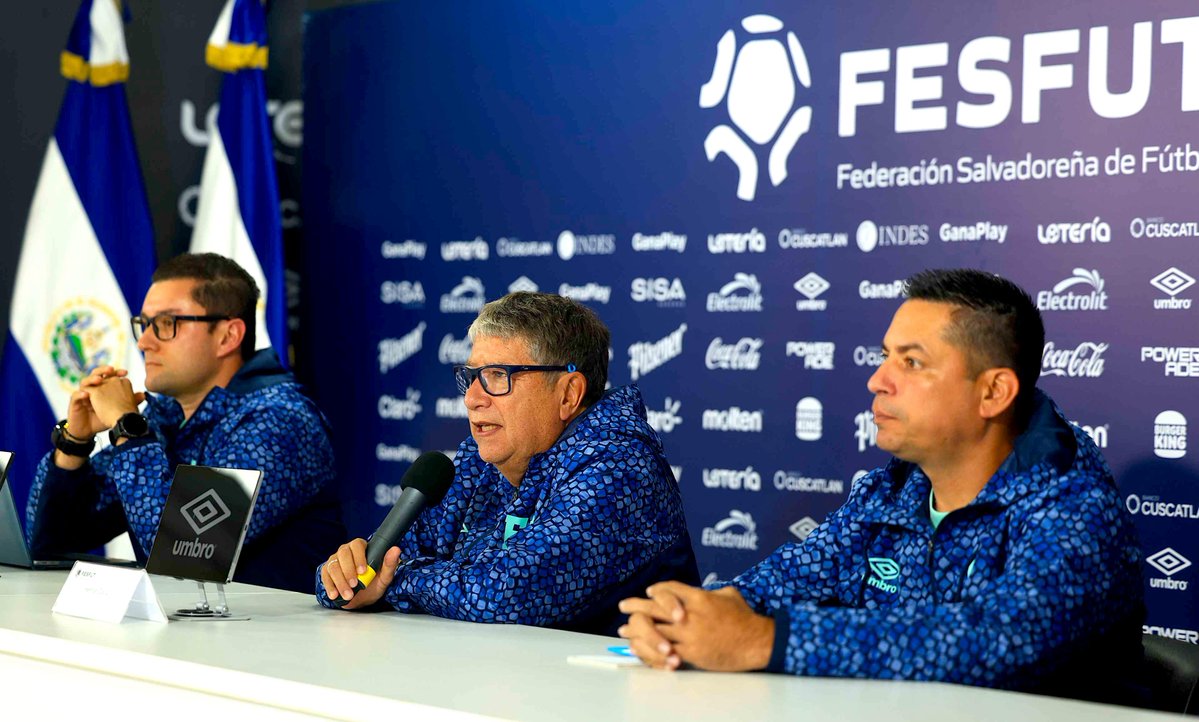 LaSelecta_SLV's tweet photo. 🎙️ Hernán Darío Gómez: “Hemos tenido dificultades, sobre todo en ese aspecto de defendernos. Pero hemos trabajado en eso; no se puede dejar de trabajar”. https://t.co/krJhSZK1fw