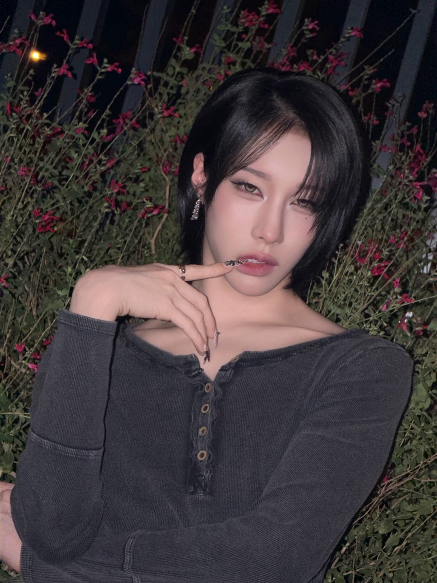 ruislay's tweet photo. casual femme rui has my entire heart https://t.co/mjh7DEFSPi