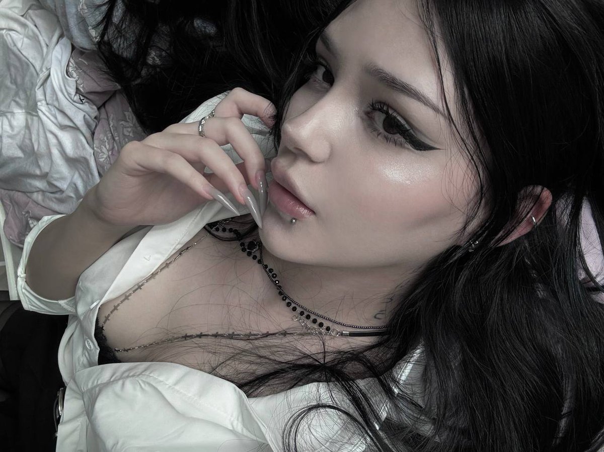 sofiyakuro tweet picture
