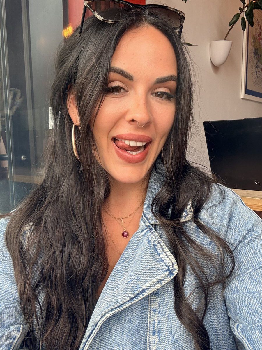 MaeveRose10's tweet photo. Birthday girl 💗 https://t.co/a5a6KXrmHN