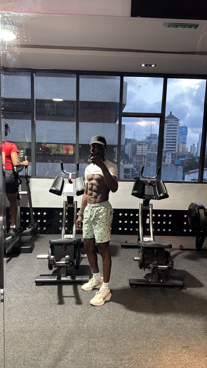 senjosh_'s tweet photo. Tell me how many you can count 😏 https://t.co/4ZUEFdXooe