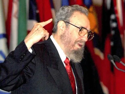MINSAPCuba's tweet photo. 🇨🇺🗣️Fidel Castro Ruz: “La Revolución no se ha defendido con la fuerza, se ha defendido con los conocimientos, con la conciencia”.     

#100AñosConFidel #CubaNoEsUnaAmenaza https://t.co/MzhleATniU