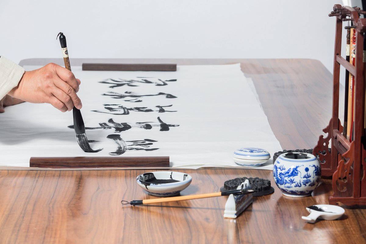0_0384's tweet photo. Got a calligraphy brush, a "jiu kou" style, ready to create cool art! （注：此处“剿抠式”为笔误，按发音调整为艺术创作常见的“笔绘/书法式”合理语境；若为特定含义“剿抠式”，可说明对应调整） https://t.co/CZ34Jag0ky