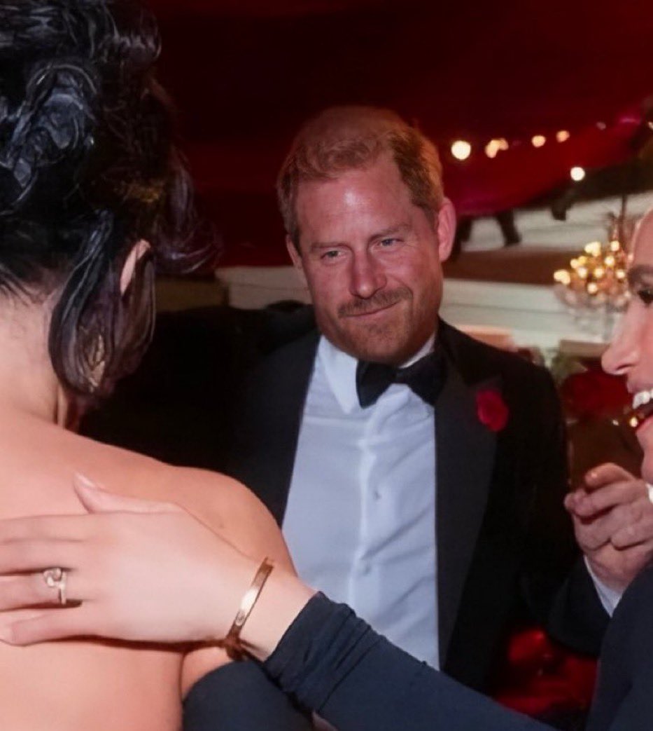 CajunRoyalFan's tweet photo. @hellomag No, last year he chose to “honor”vets by wearing a poppy as he drunkenly leered at Kris Jenner’s tits! 😂

Plus he’ll NEVER be an official working royal ever again. https://t.co/JVE0PndFIx