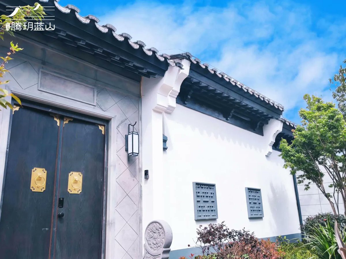 u_mini___'s tweet photo. [Today I explored the cultural charm of Haolunzhang, a unique place with distinct local vibes!]， https://t.co/0U72HfzwXQ