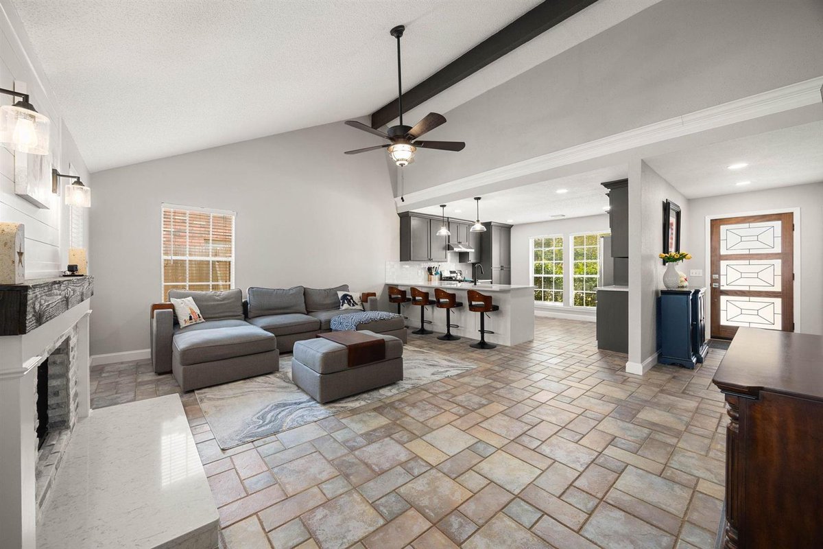 Sold_byDkirk's tweet photo. For the right buyer, this could be a dream home. Are you that person?

#yourrealtorhouston #Realestate #HoustonRealestate #Htown #Houston #HTX #Buyingrealestate #SellingRealestate #LeasingRealestate #InvestingRealEstate #Century21western #Century21relentless https://t.co/l6E5rFelNt