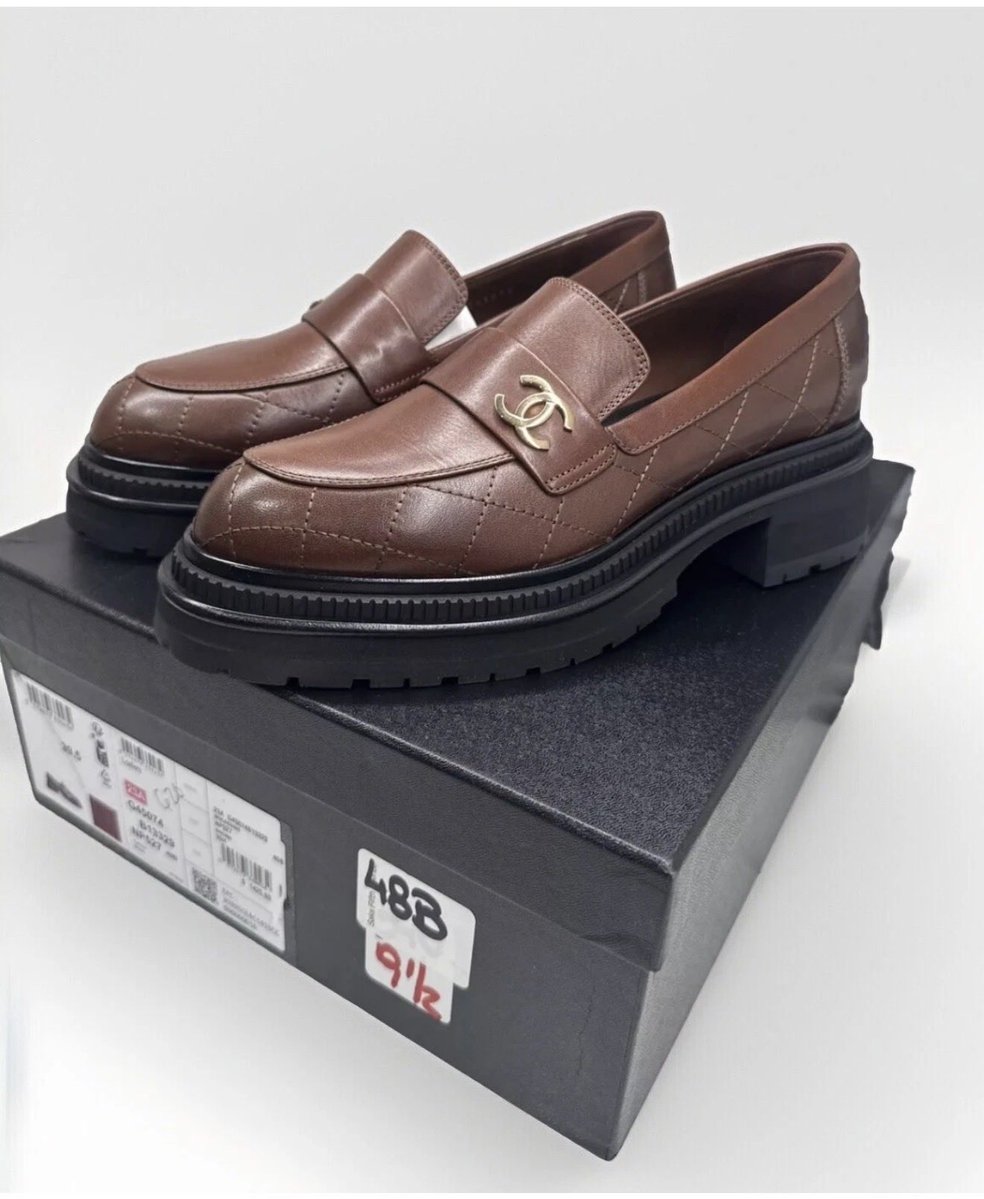 ShelbyPhil's tweet photo. Check out CHANEL Brown Quilted Leather CC Logo Slip-On Loafer Flats Women EU 39.5 https://t.co/gY9ZEyMoTN #eBay via @eBay https://t.co/Co0qSLOHCm