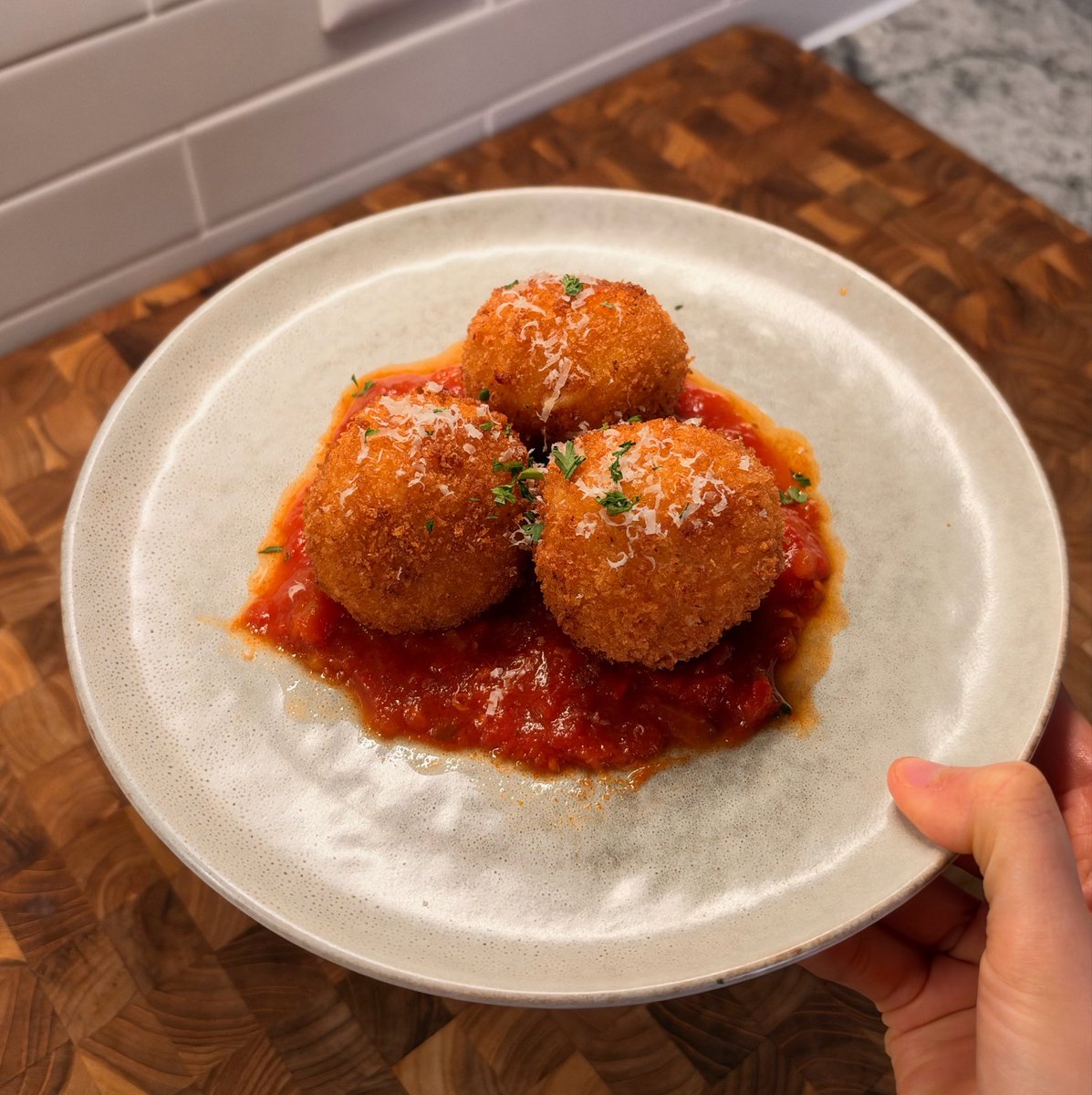 emijujuu's tweet photo. before vs after

Cheesecake Factory’s fried mac and cheese balls! https://t.co/drfC8D3D0B