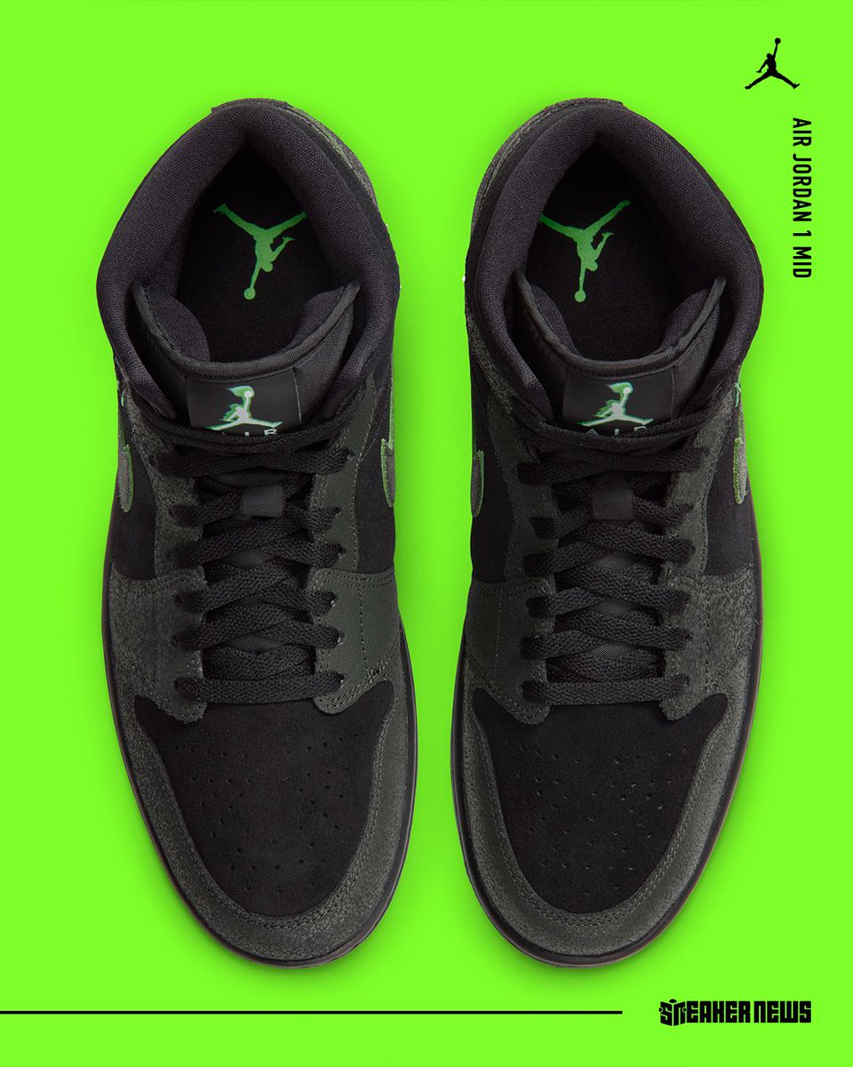 SneakerNews's tweet photo. The Air Jordan 1 Mid adds its own glow-in-the-dark colorway for October 👻 

Read more: https://t.co/wlWTO8OtS5 https://t.co/hYNR5Zk4ua