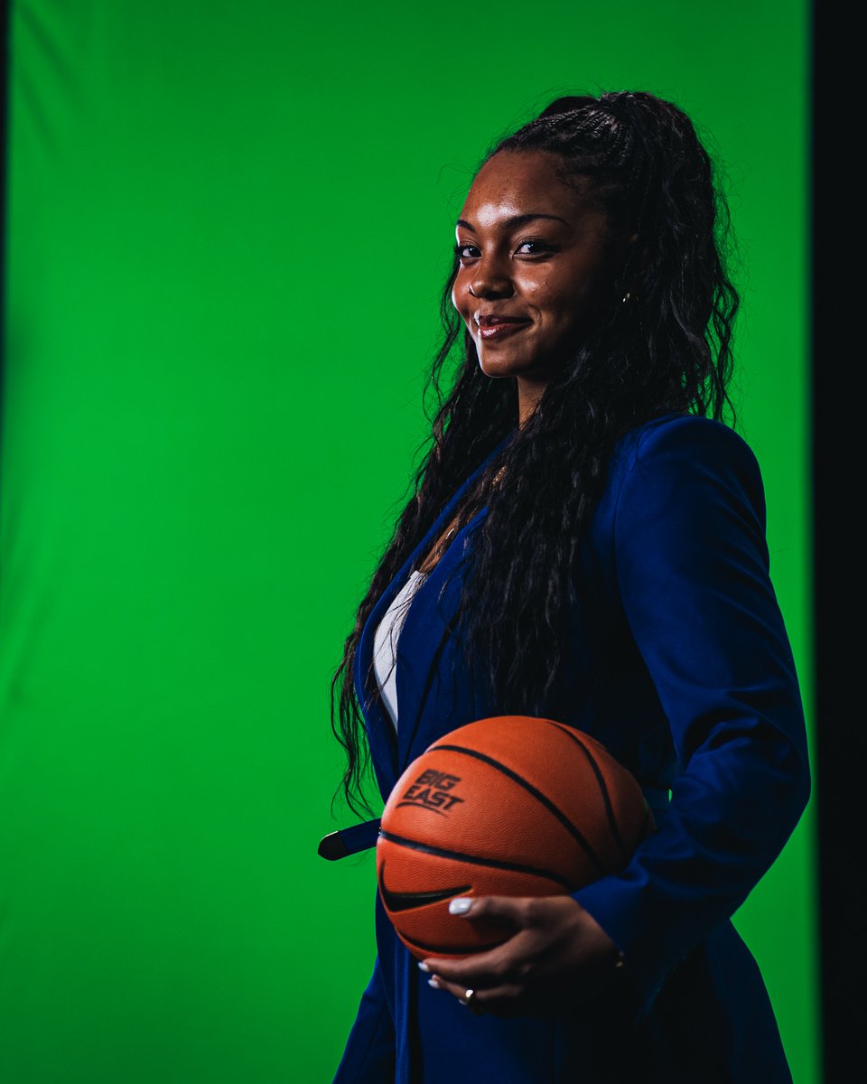 DePaulWBBHoops's tweet photo. Spreading the good word on DePaul Ball 🎙️ 📸 🎥 https://t.co/MAadZcSueS