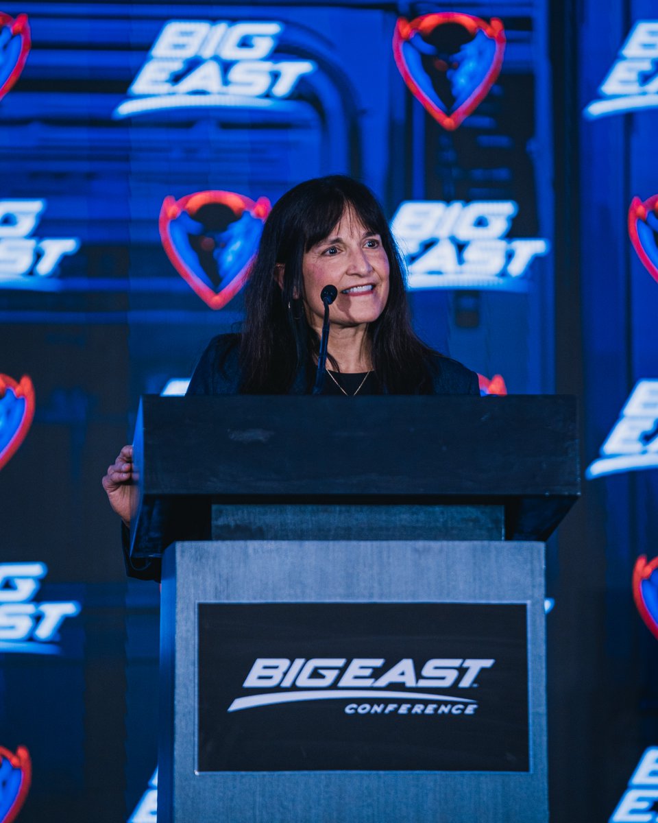 DePaulWBBHoops's tweet photo. Spreading the good word on DePaul Ball 🎙️ 📸 🎥 https://t.co/MAadZcSueS