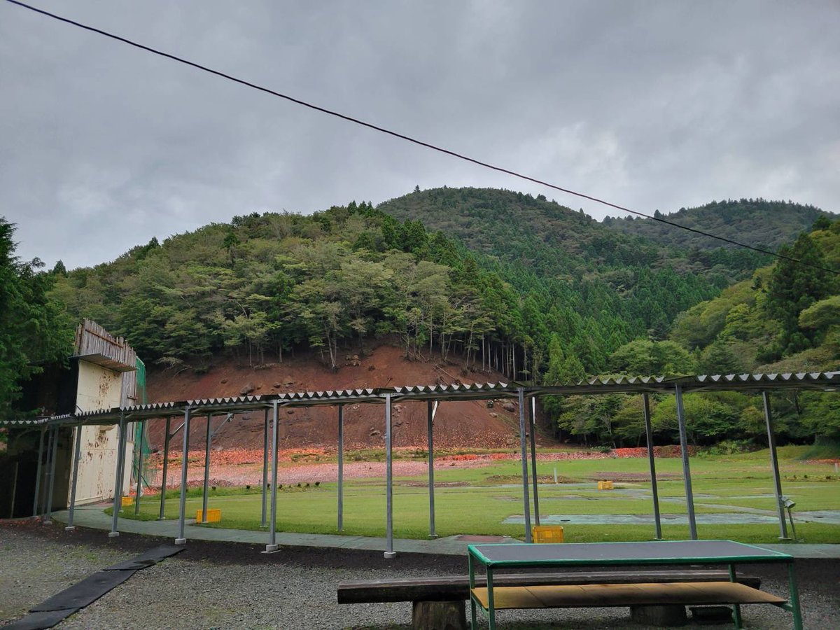 suyamashooting's tweet photo. おはようございます☀
10月2日（金）今朝の須山情報です。
天気　曇り☁️
気温　19℃
風　　微風
本日は全面空いています。
10月もスタート✨
10月の撃ち始めにいらして下さいませ。

本日も皆様のご来場スタッフ一同心よりお待ちしております。 https://t.co/1ZaRhPvQBI