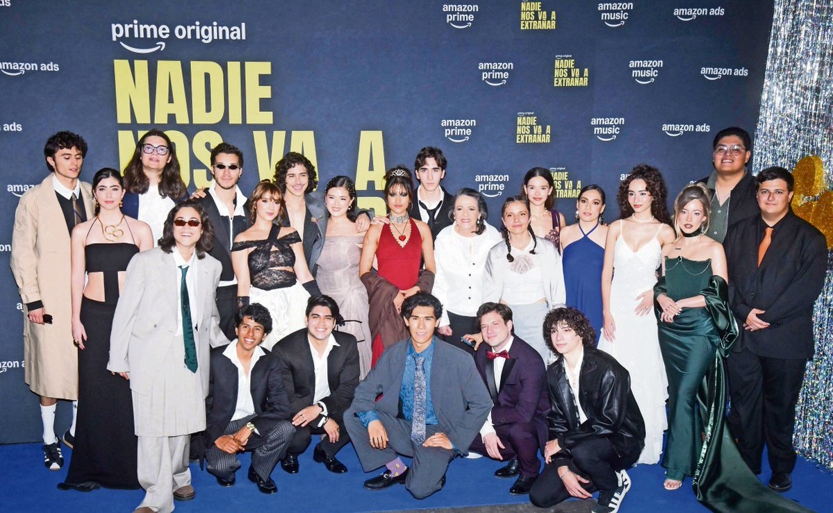 esoque_8's tweet photo. 🚨CONFIRMADO🚨 TEMPORADA 3 DE "NADIE NOS VA A EXTRAÑAR" 
 
¡Es oficial! La historia continúa, la espera valió la pena.
 
Pronto más detalles. ¿Emocionado? 🙌
 
#NadieNosVaAEstrañar
#temporada3
#amazonprime
#series
#fyp https://t.co/XP1EOTDiUe