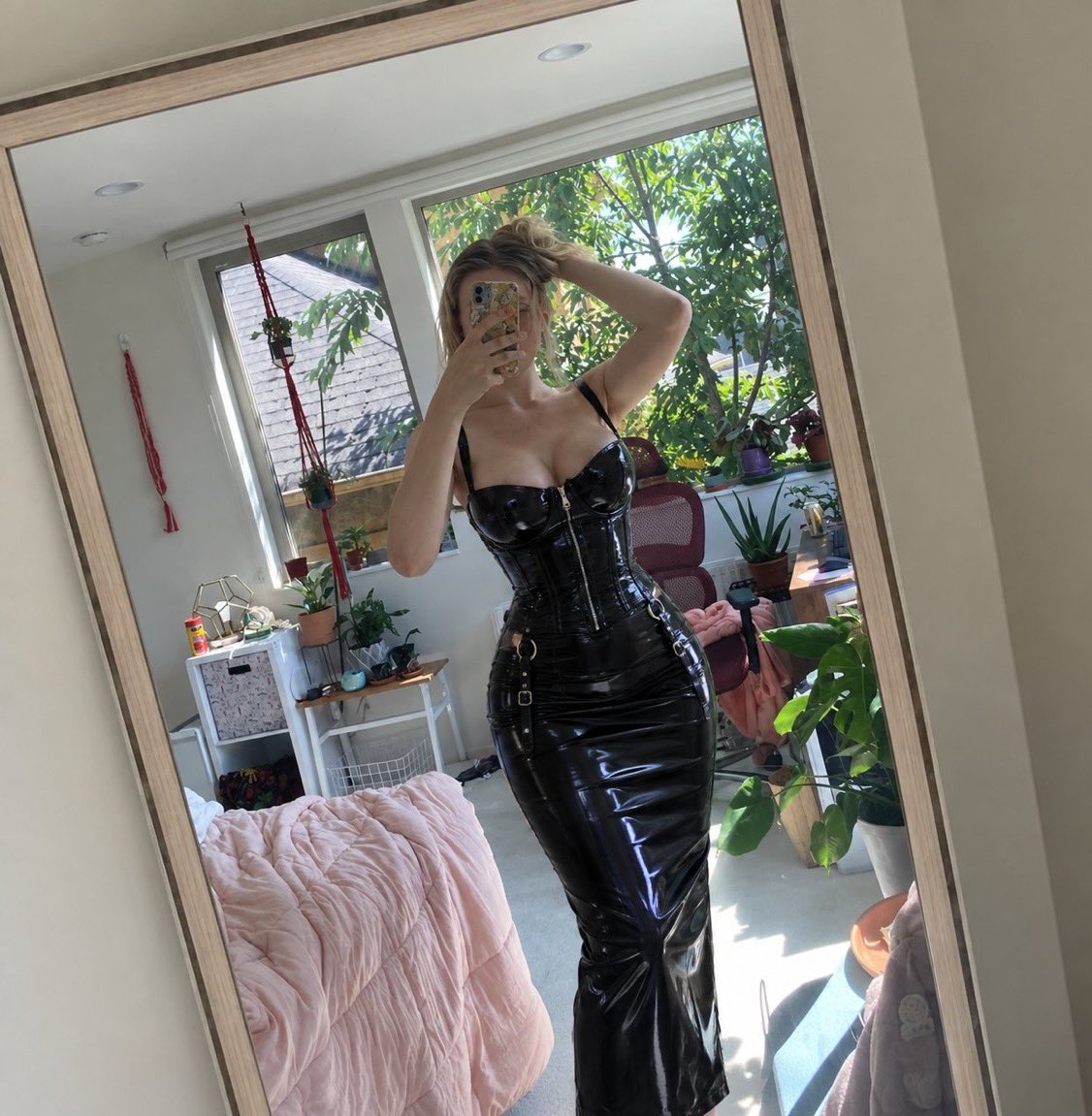 TransMistra1up's tweet photo. 🖤 Trans mistress | Dominant energy | Confidence is mandatory | Respect gets you closer. https://t.co/YWH5d2dKPJ