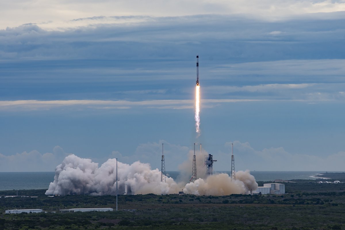 SpaceX's tweet photo. Falcon 9 launches @NASA’s Crew-13, Dragon’s 21st human spaceflight mission https://t.co/pBeJ1aESQf