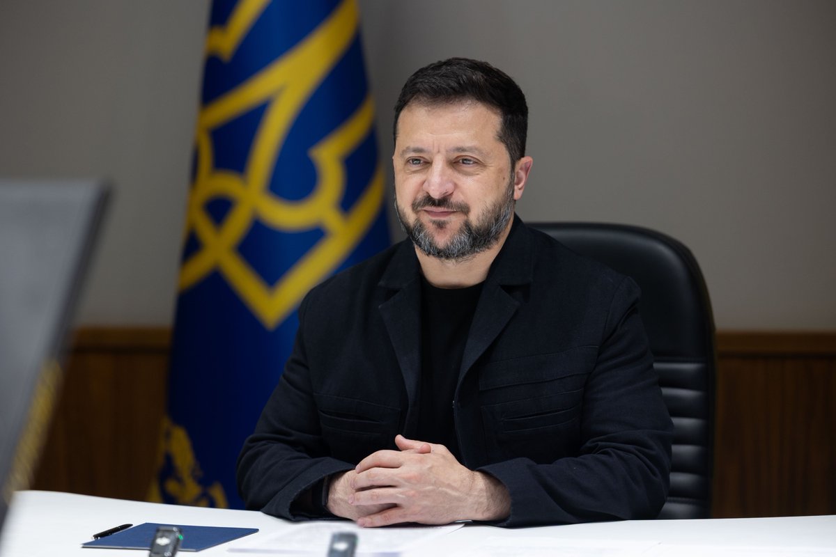 ZelenskyyUa's tweet photo. Привітав наших ліцеїстів зі складанням клятви з нагоди Дня захисників і захисниць України. Дякую вам за те, що ви обрали цю роботу, цю службу, цю місію бути для України захистом, бути для України силою, бути для України надією. Ми дуже хочемо закінчити цю війну і робимо все, щоб це було – щоб був мир в Україні, щоб гарантувати безпеку. І треба пройти цей шлях. І ми робимо все, щоб ви стали гарантами безпеки вже для мирної України. Бажаю вам цього і вірю, що ви станете дійсно крутими офіцерами Українського війська, наших Сил оборони та безпеки.

Дякую вам! Пишаюся вами і всіма нашими воїнами. Хай удача і сила будуть з вами! Слава Україні!
