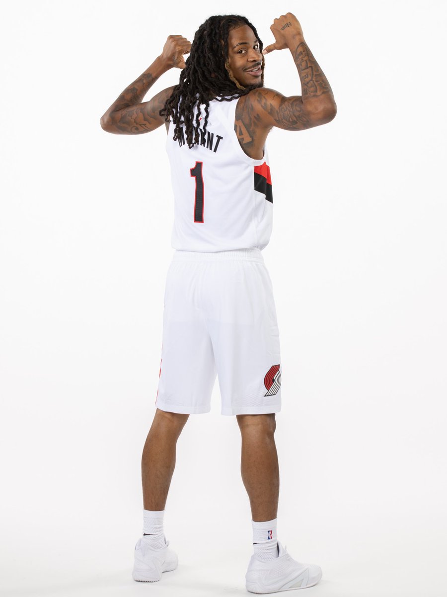 NBAKicks's tweet photo. Ja Morant kept it fresh at @trailblazers media day in the triple white Nike Ja 4! #NBAKicks https://t.co/D0v3qUJdjs