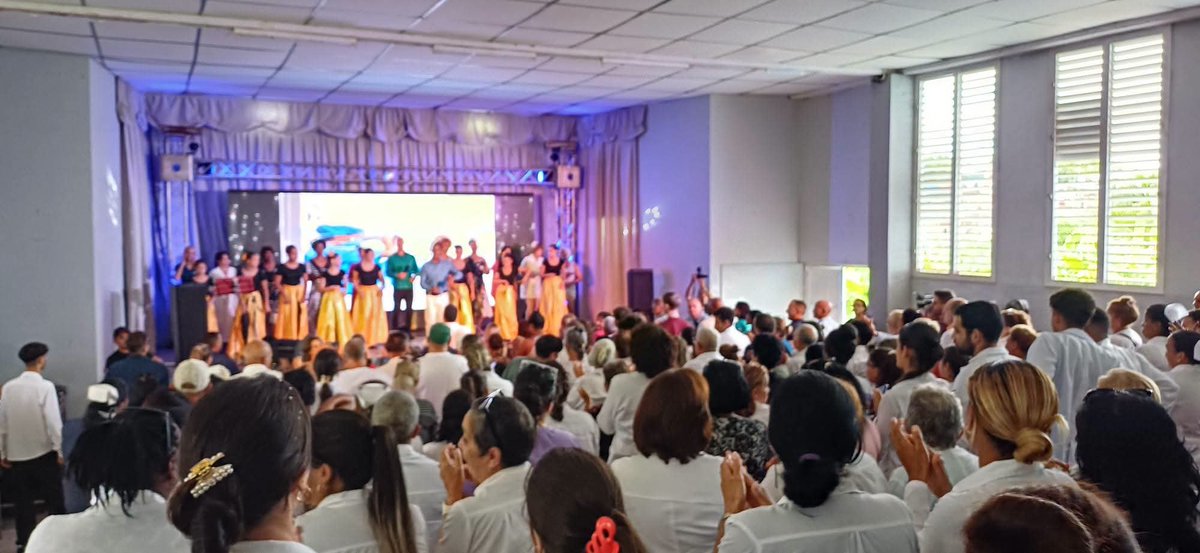 oficial_upr's tweet photo. La Universidad de Pinar del Río Hermanos Saíz Montes de Oca reconoció al Hospital Pediátrico “Pepe Portilla” en su centenario. ¡100 años cuidando a la infancia pinareña con ciencia, entrega y humanidad! Felicidades a todo su personal. #SomosUPR #OrgulloUPR #PinarDelRío https://t.co/INbk2ZrmpX