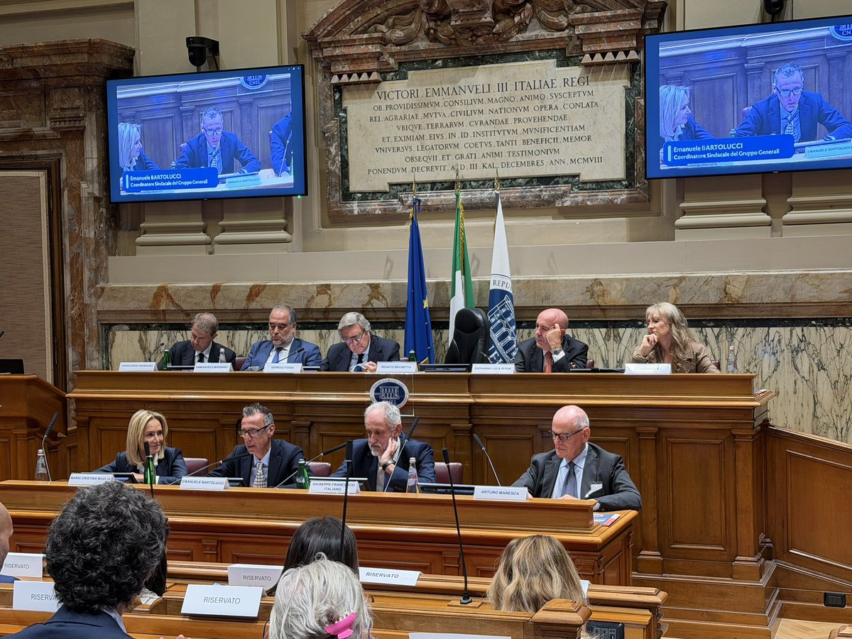 Uilcanetwork's tweet photo. 📍Al @cnel_it per "Costruire insieme il lavoro che verrà". Il segr. nazionale #Uilca Emanuele Bartolucci: le buone relazioni sindacali devono essere una pratica quotidiana. Il Transformation Hub @GENERALI su IA, sostenibilità e invecchiamento attivo è un risultato da condividere https://t.co/dhlbghwvcD