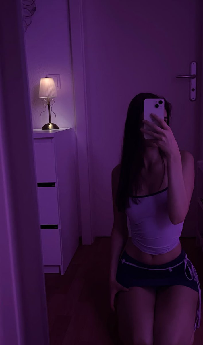 Bunny32xo's tweet photo. hii, new to #nsfwtwt :3

looking for moots !! ♡ 

- Bunny, she/her, 21
- i like games and coffee 
- back &amp; biceps lover >.<
- dms open (not sending for now)

♡ /↻  to be mutuals

⋆˙⟡ #moothunt #promotwt https://t.co/vnq77ARXD0