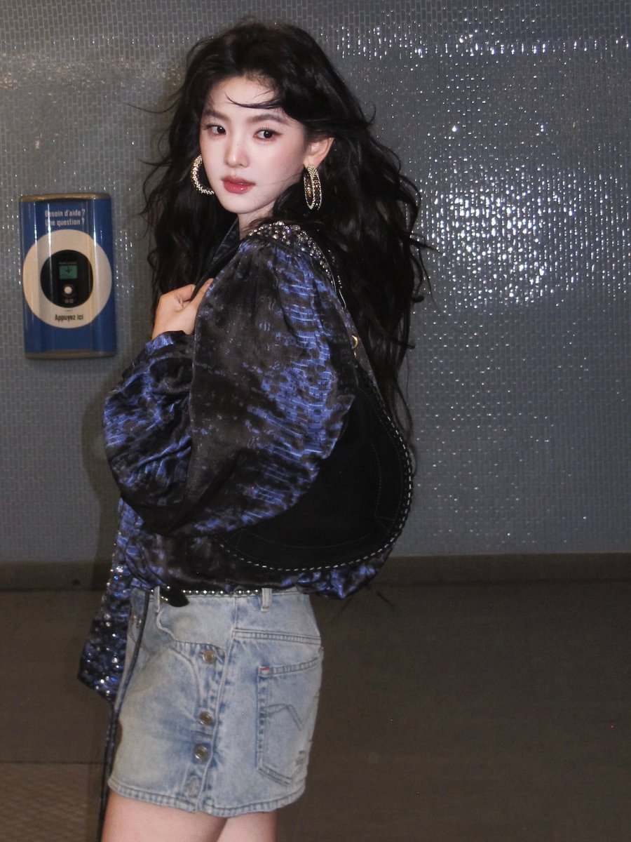 rruonans's tweet photo. Zhang Ruonan’s studio shares more snaps for Isabel Marant at Paris Fashion Week

(1/4)

ZHANG RUONAN ATTENDS ISABEL MARANT PFW 
#ZhangRuonan #ZhangRuonanxIsabelMarant #IsabelMarantSS27 https://t.co/BBMfEulovA