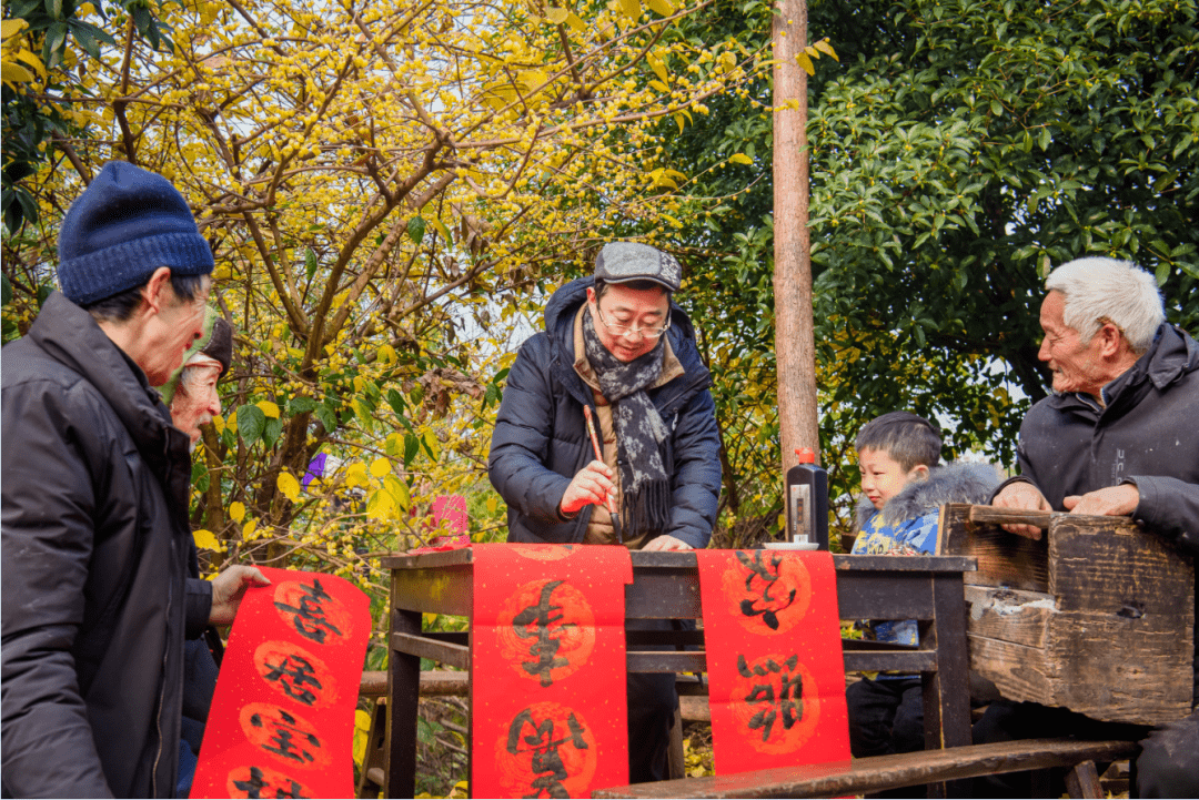 emile_spin__c8f's tweet photo. [Today's path makes me giggle as I hear warm Chinese New Year greetings with dear friends!]， https://t.co/5KhOUr4A5G