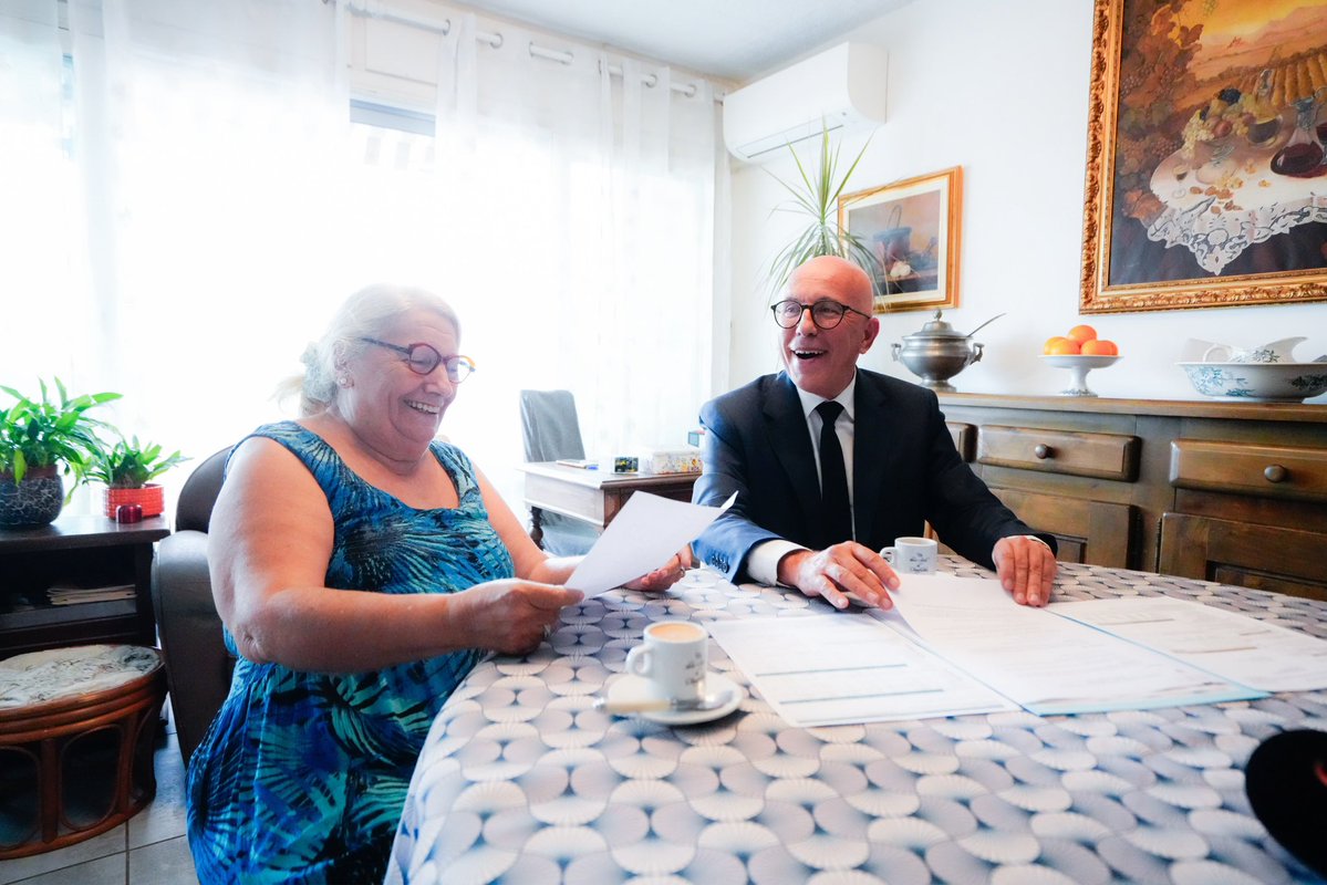 eciotti's tweet photo. Je suis retourné cet après-midi chez Monsieur et Madame Beauvis, que j'avais rencontrés le 7 mars pendant la campagne.

Leur taxe foncière passe de 857 à 749 euros. Leur taxe d’enlèvement d’ordures ménagères de 254 à 231 euros. Au total, 139 euros rendus sur leur avis d'imposition 2026.

J'avais pris un engagement devant eux. Je l'ai tenu.