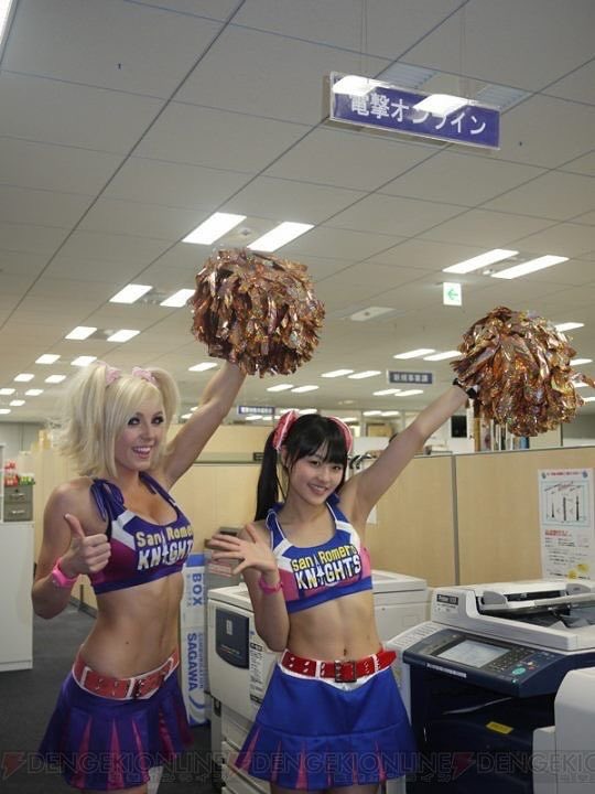 virtualh3arts's tweet photo. Jessica Nigri and Mayu Kawamoto cosplaying juliet starling from lollipop chainsaw (2012) 🍭🎀 https://t.co/utzPvN66fp