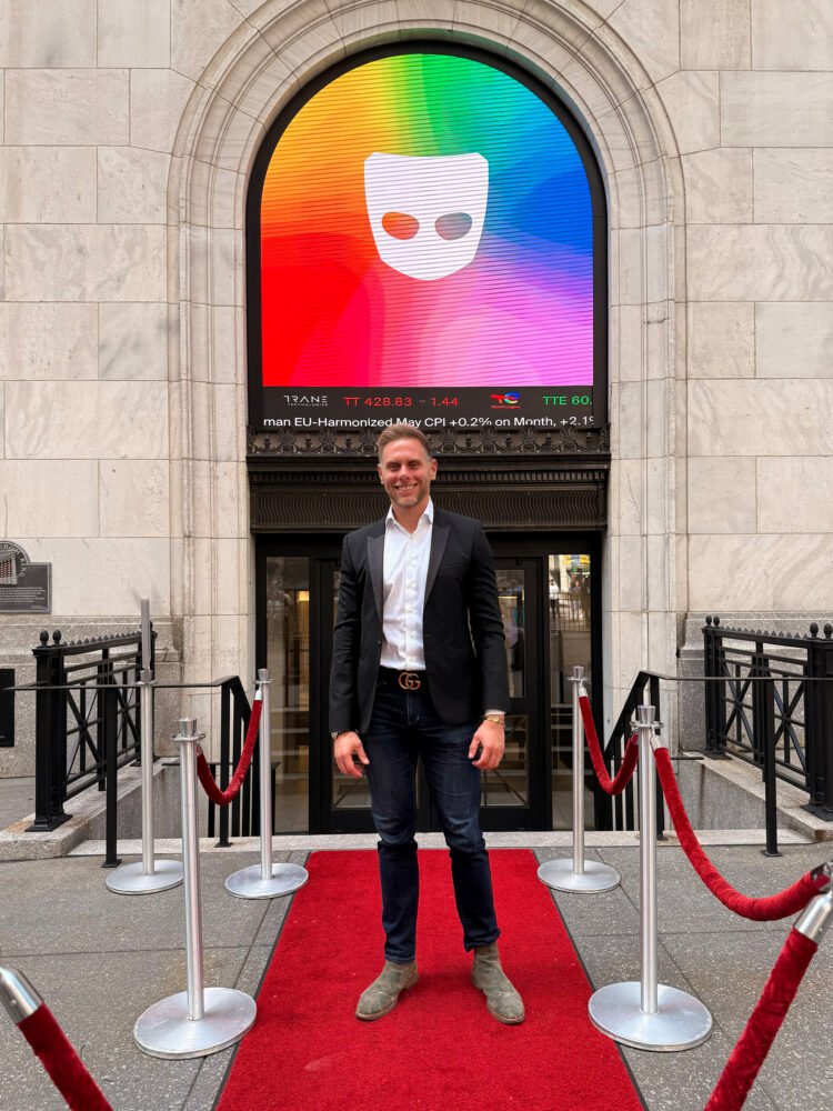 HowleyReporter's tweet photo. BREAKING: The gay hookup app Grindr lobbies the Trump administration and both parties in D.C. Grindr is pushing to get RID of its requirement to verify that users are at least 18 years old after it got sued by a 15-year old sex assault victim. Grindr recently thanked Mike Lee for helping their cause!

Grindr just disclosed another $522,500 in lobbying for Q3 2026, bringing their lobbying total this year to $1.48 million. Their top lobbyist is Republican Deb Fischer's former chief of staff Joe Hack.

Grindr's team has contacted both parties including staff for Susan Collins. Grindr has contacted the Trump administration including the Trump State Department. Trump Treasury official Shane Shannon went to a Grindr party after the White House Correspondents Dinner.

Grindr is lobbying for the App Store Accountability Act so Apple and Google, not the app, verify users are 18+. This comes after an alleged 15-year old sexual assault victim sued Grindr. The Senate sponsor for the bill is Mike Lee. Grindr’s lobbyist publicly thanked Lee’s leadership.