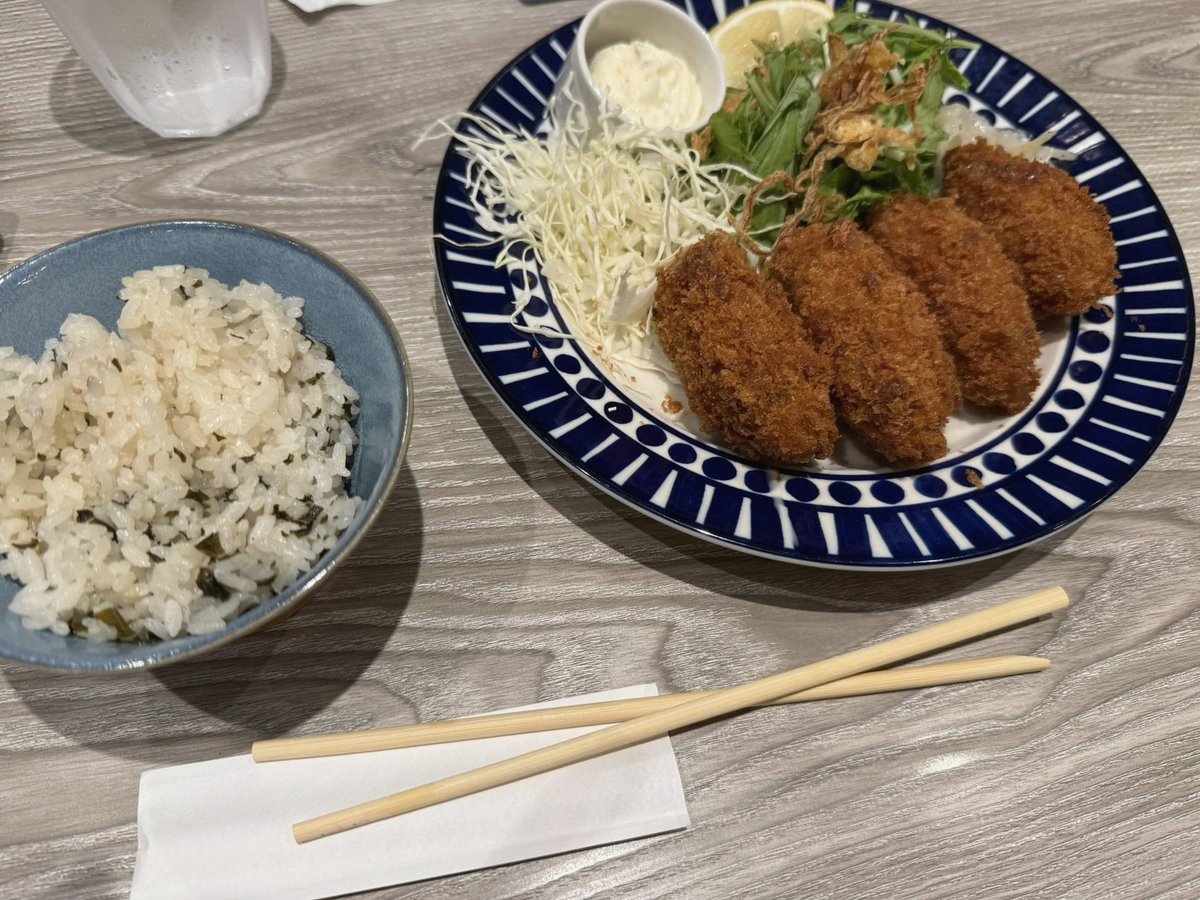 823Jandro's tweet photo. 夜勤だったから疲れてるんだきっといっぱい寝てくれ https://t.co/x8SF3ydWdD