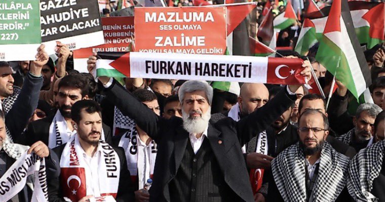 Hasankoktepe2's tweet photo. Biz, hakkı söylemenin bedelini ödüyoruz.
Bugün hakkı söylemeyenler, kıyamette bedel ödeyecekler.

AsılSuçlular Yargılanmıyor
AlparslanHocaya Ozgürlük 
SemraHocaya Ozgürlük
Kardeşlerimizi SerbestBırakın https://t.co/6i1T9YvVpT