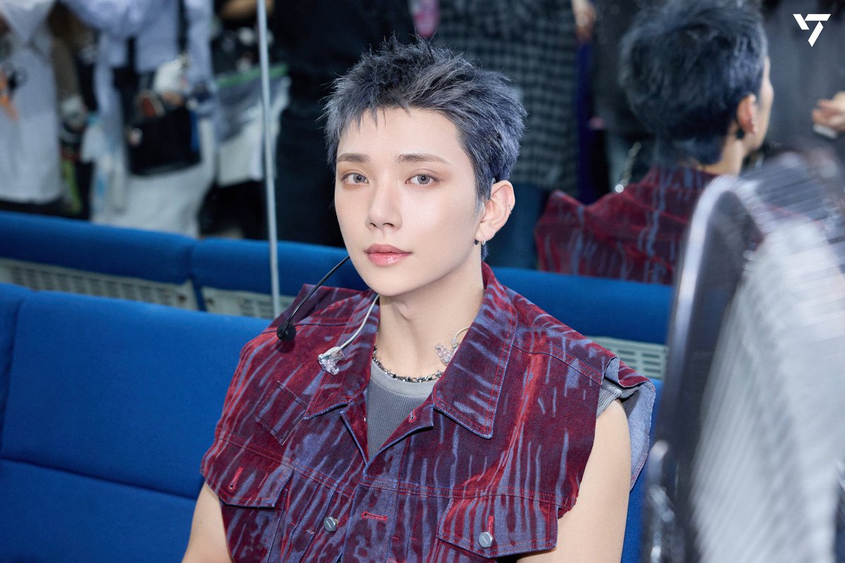 seokhanniez's tweet photo. Remember when Joshua changed his hair every day for thunder https://t.co/kH7DSYwRGY