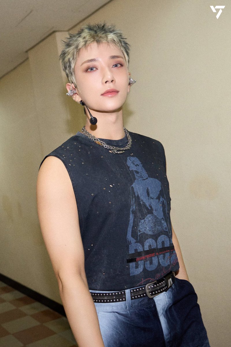 seokhanniez's tweet photo. Remember when Joshua changed his hair every day for thunder https://t.co/kH7DSYwRGY