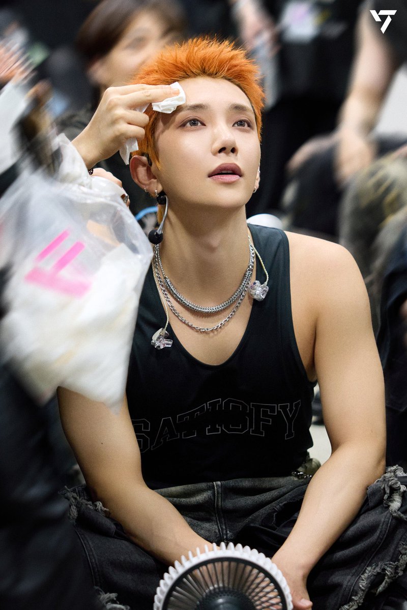 seokhanniez's tweet photo. Remember when Joshua changed his hair every day for thunder https://t.co/kH7DSYwRGY