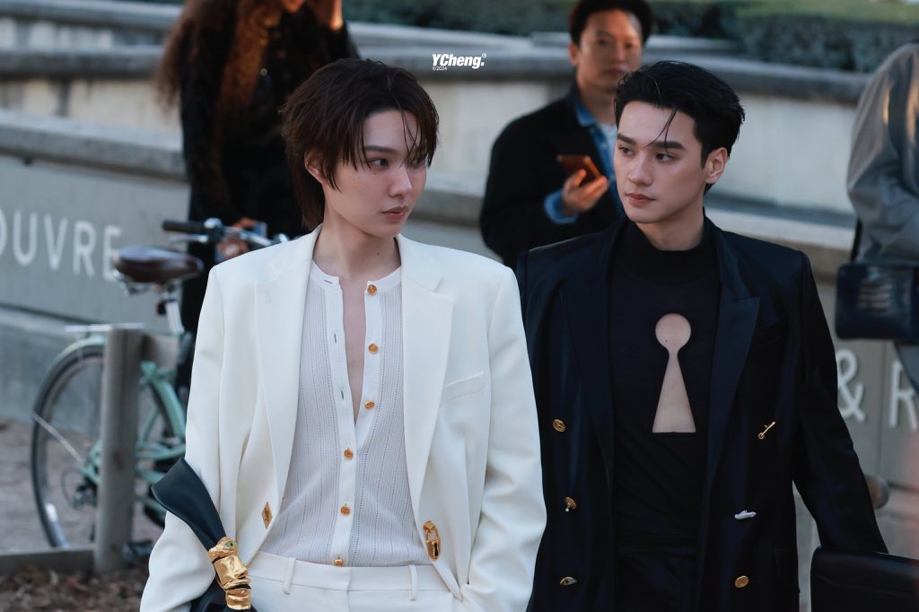 biibokism's tweet photo. the governor of and his wife taking over the #PFW https://t.co/NO6FIAoi3W