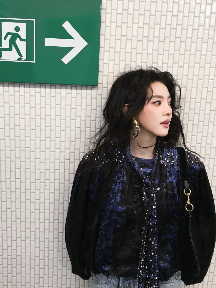 ruonanfiles's tweet photo. 📸 261002 Zhang Ruonan Studio Update for Isabel Marant Paris Fashion Week

ZHANG RUONAN ATTENDS ISABEL MARANT PFW 
#ZhangRuonan #ZhangRuonanxIsabelMarant #IsabelMarantSS27 https://t.co/O5aRF2H79Z
