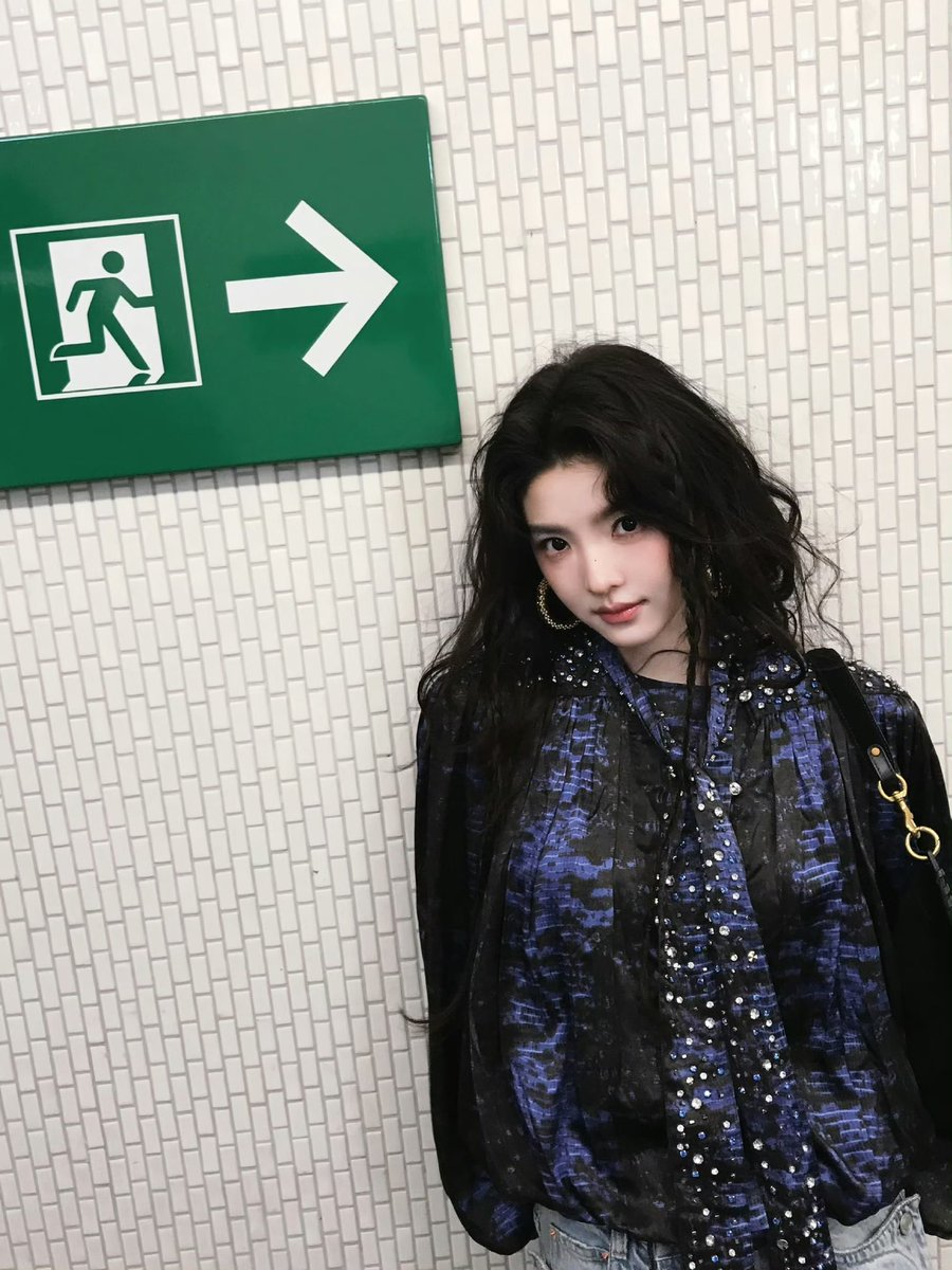 ruonanfiles's tweet photo. 📸 261002 Zhang Ruonan Studio Update for Isabel Marant Paris Fashion Week

ZHANG RUONAN ATTENDS ISABEL MARANT PFW 
#ZhangRuonan #ZhangRuonanxIsabelMarant #IsabelMarantSS27 https://t.co/O5aRF2H79Z