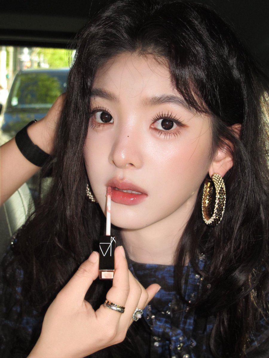 ruonanfiles's tweet photo. 📸 261002 Zhang Ruonan Studio Update for Isabel Marant Paris Fashion Week

ZHANG RUONAN ATTENDS ISABEL MARANT PFW 
#ZhangRuonan #ZhangRuonanxIsabelMarant #IsabelMarantSS27 https://t.co/CNTqQ8Zuyj