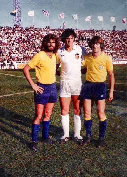 olympia_vintage's tweet photo. Juan José, Botubot &amp; Mejías I.
En ese momento, principio de los años 80, eran los gaditanos más populares del mundo futbolístico.

#CadizCF #ValenciaCF https://t.co/5fa5jUXLXt