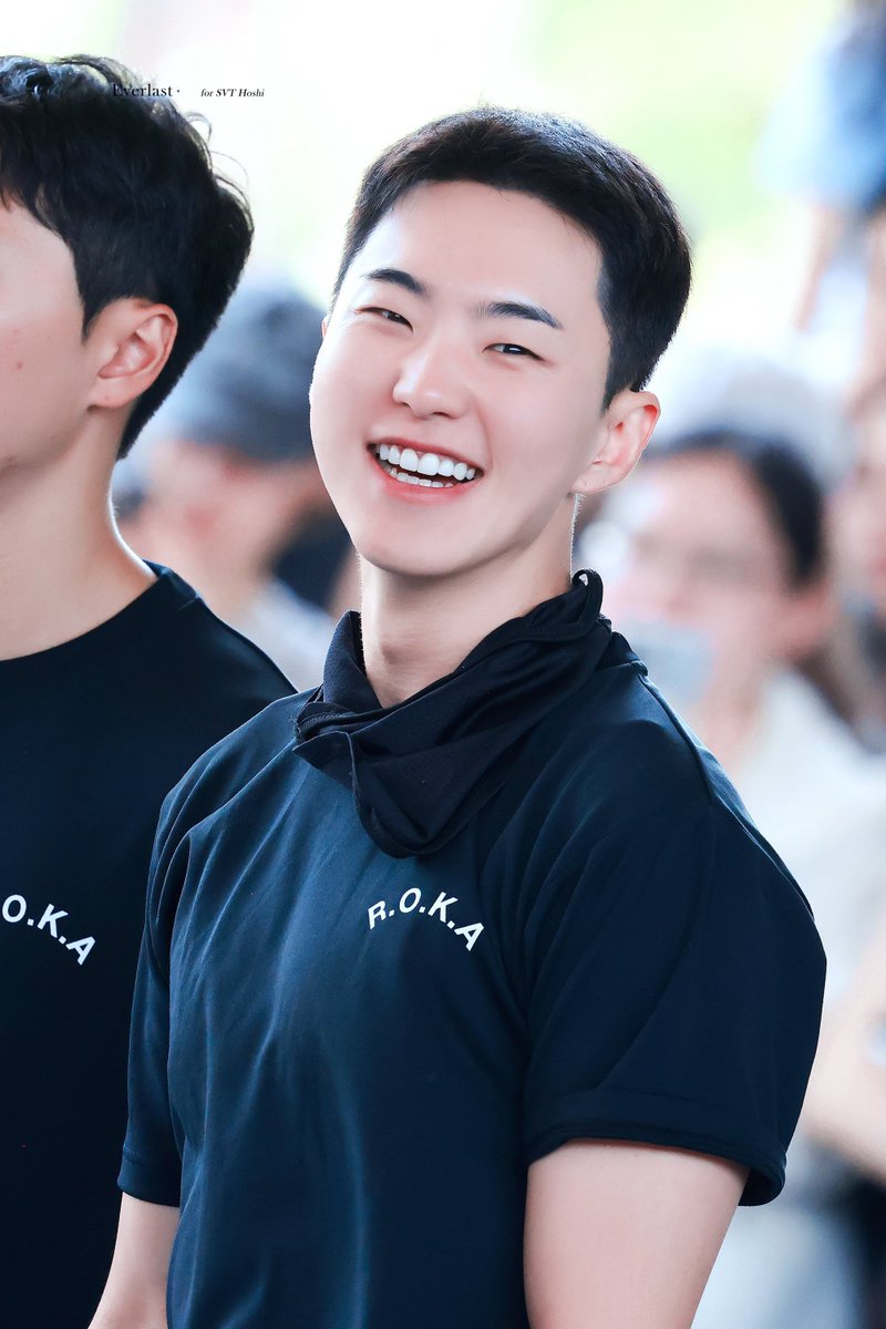 _dearestavril's tweet photo. may no one and nothing ever ruins your precious smiles, my howoo 🤍 https://t.co/XOUkhuwL5E