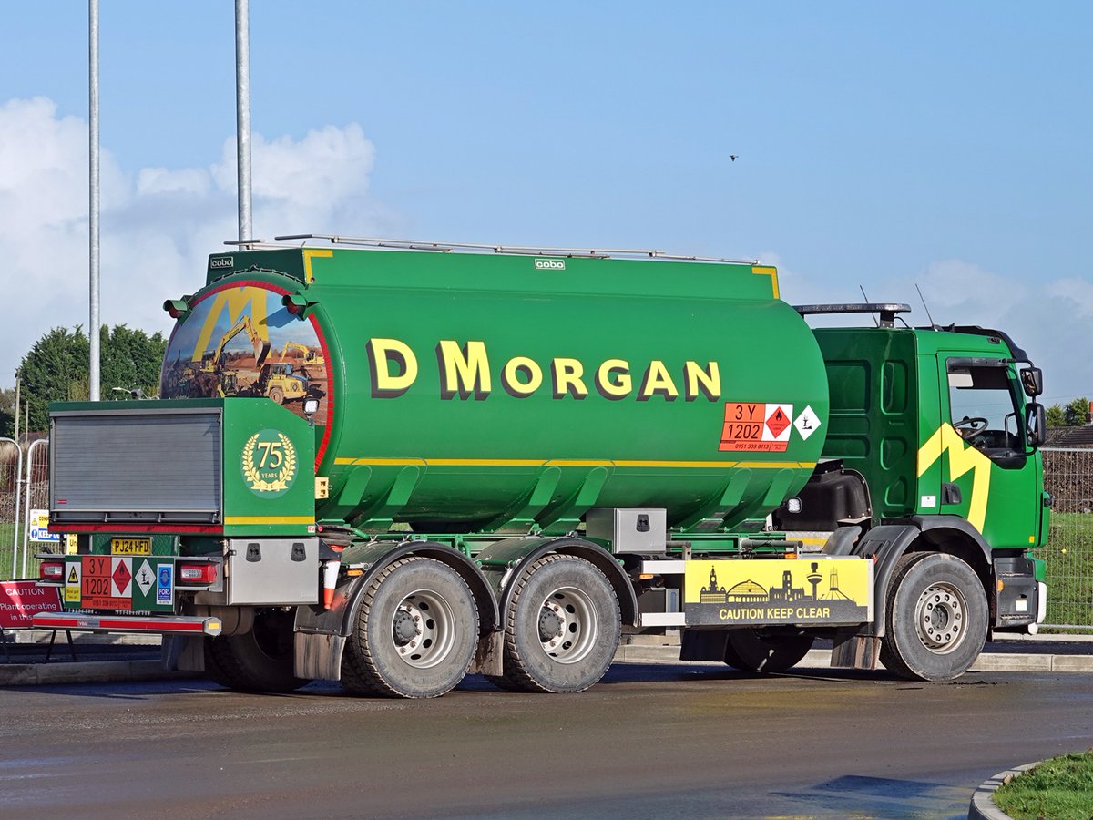 Barrie_Woodward's tweet photo. Fuel delivery today for the remaining @dmorganplc machines on site.  First time siting of the tanker https://t.co/44K3ek54pC