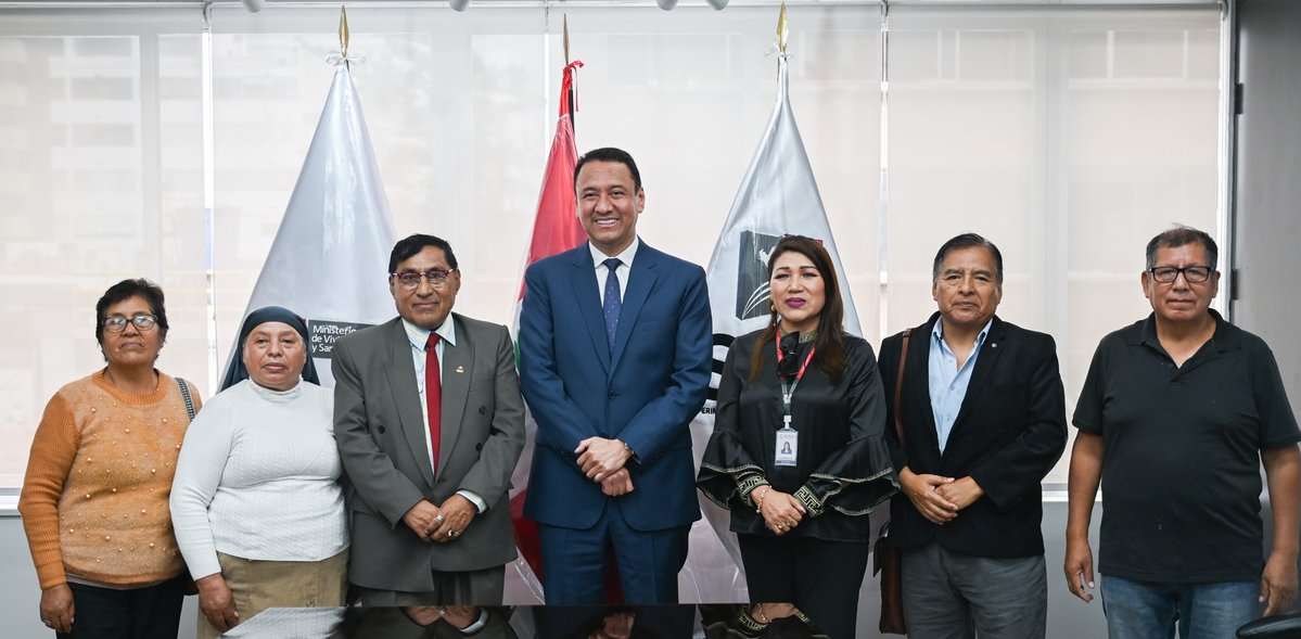 sbn_peru's tweet photo. ✅#SBNInforma
📣Apostamos por el bienestar de los que más lo necesitan.
☝Esta mañana el Superintendente de la SBN, Angel Manero Campos, recibió al senador Saúl Armacanqui Morales y, a dirigentes de la unidad comunal de vivienda N° 20 de la zona A de Huaycán. (1/2) https://t.co/IjBnzNjdLf