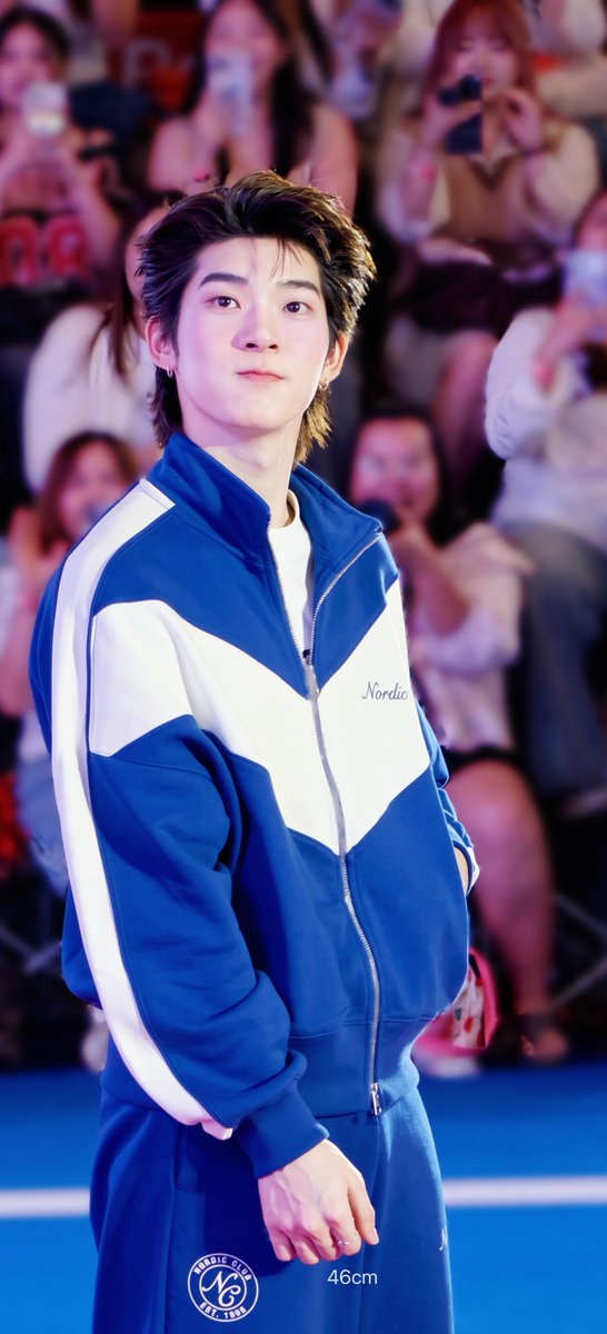 tee46cm's tweet photo. โลกนี้หมุนได้เพราะรอยยิ้มน้องคนนี้หรอ ㅜ.ㅜ https://t.co/AiTDhMcsqf