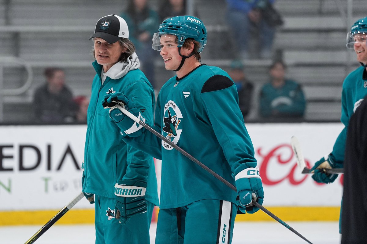 SanJoseSharks's tweet photo. Pretty happy that it's gameday. 😆

#TurnItAllTeal https://t.co/ZVgvnSmGu9